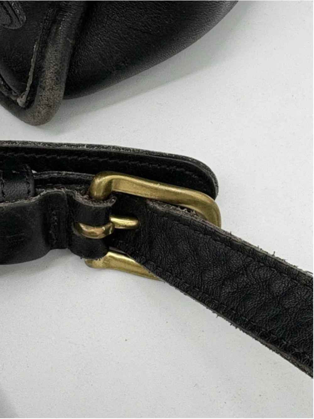 Vintage COACH Daypack Leather Black Turn Lock Logo Charm USA D8D-9791